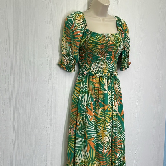 Betsey Johnson - Tropical Leaf Print Smocked Ruffle Tiered Maxi Dress Size XS - Picture 4 of 13